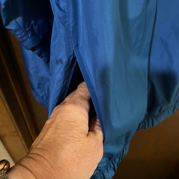 ProTour Lightweight 3/4 V  Rain Jacket - Picture 4 of 6